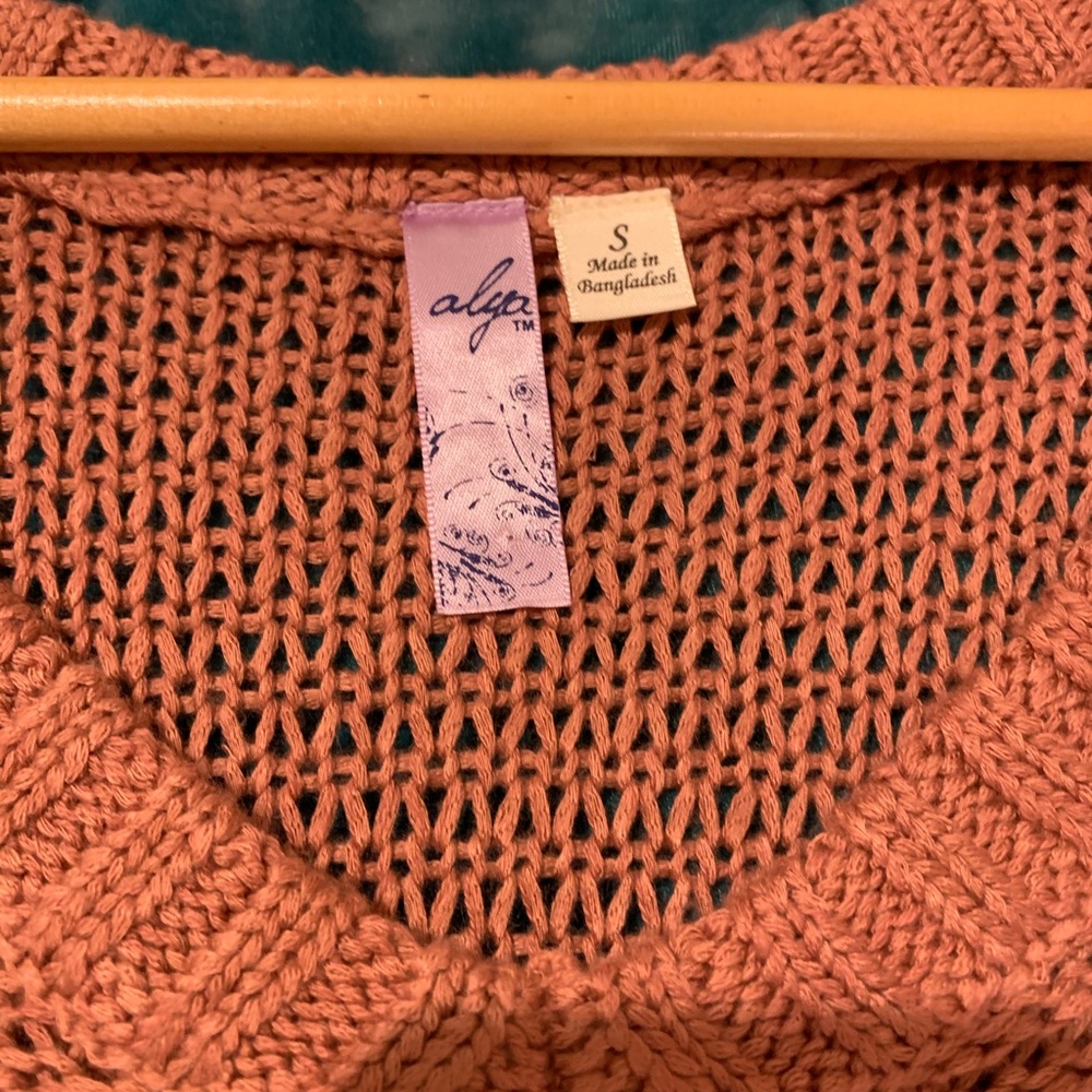 Sweater - Picture 7 of 7